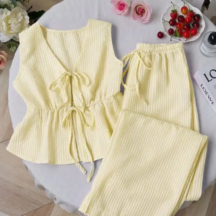 Conjunto de blusa y pantalón's photo #1