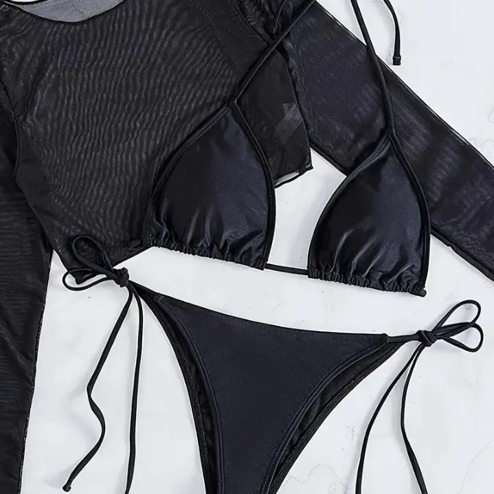 Bikini con top's photo #1