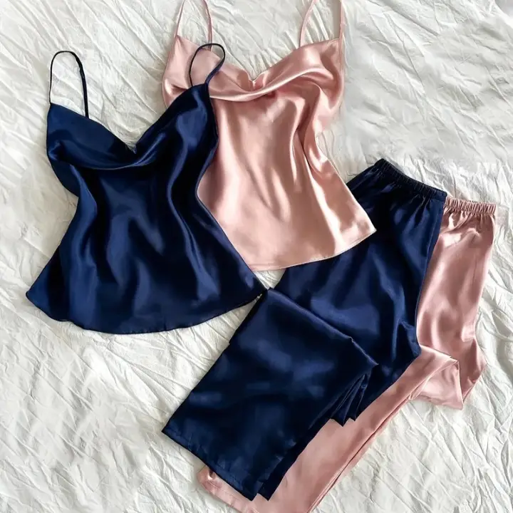 Piyama de satín's photo #1