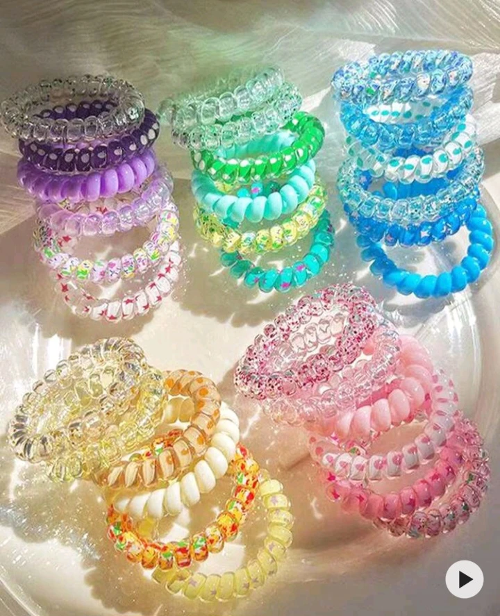 Gomas de pelo de resorte's foto | Diva |  BizneCubano